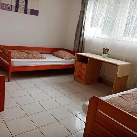 Malomtavi Vendeghaz Тапольца