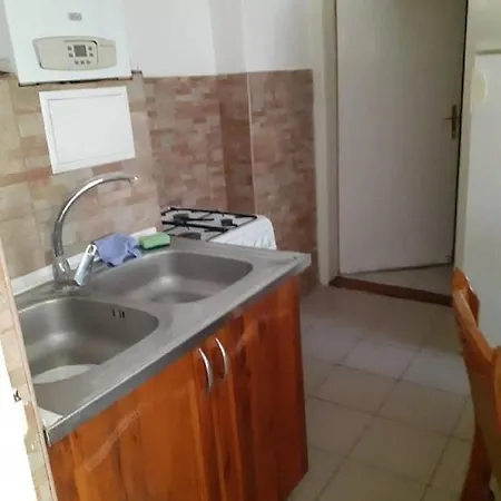 Malomtavi Vendeghaz * Ταπόλκα