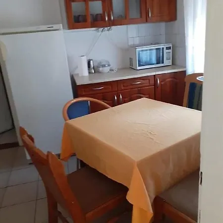Malomtavi Vendeghaz * Ταπόλκα