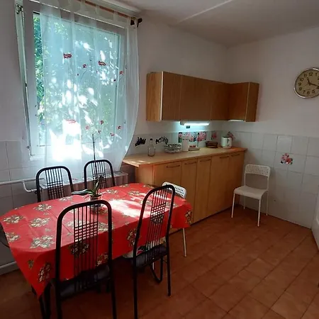Malomtavi Vendeghaz